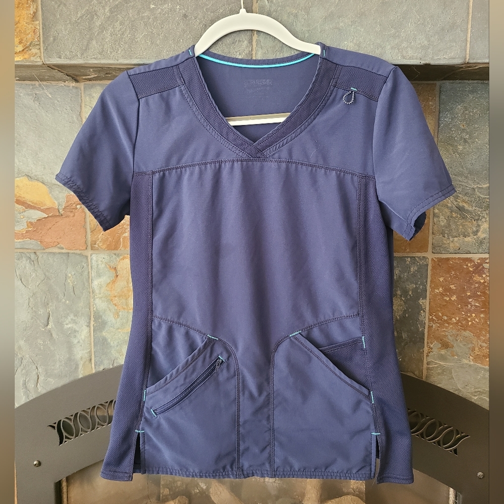 3/$15 Clearance Navy Blue Short Sleeve V Neck Scrub Top with Pocket size XS